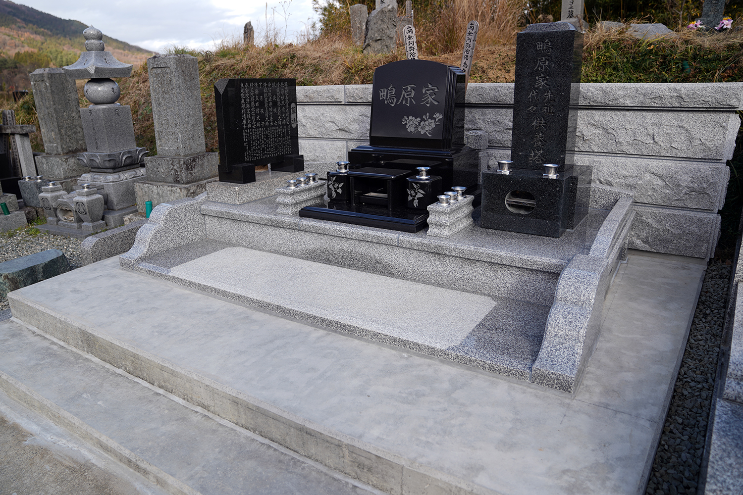 墓地が地震により壊れたため墓地を移転しました。